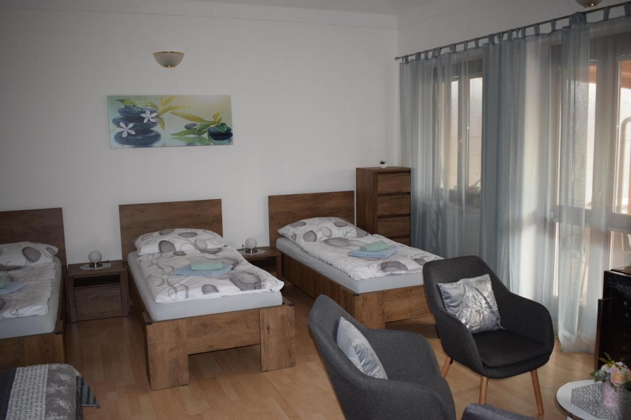 Bile Domky Apartment Lednice Luaran gambar