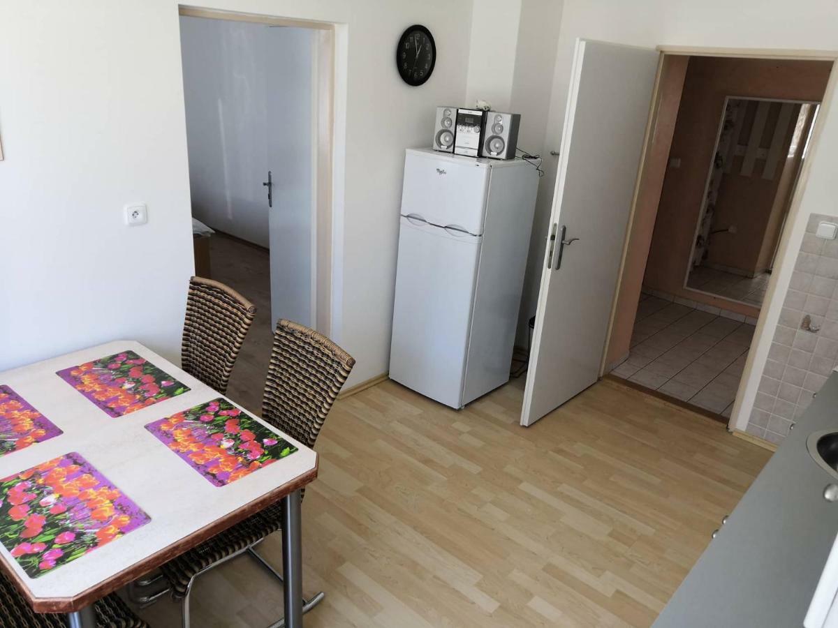 Bile Domky Apartment Lednice Luaran gambar