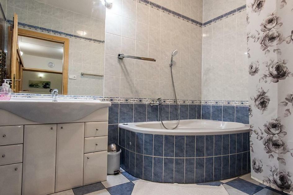 Bile Domky Apartment Lednice Luaran gambar